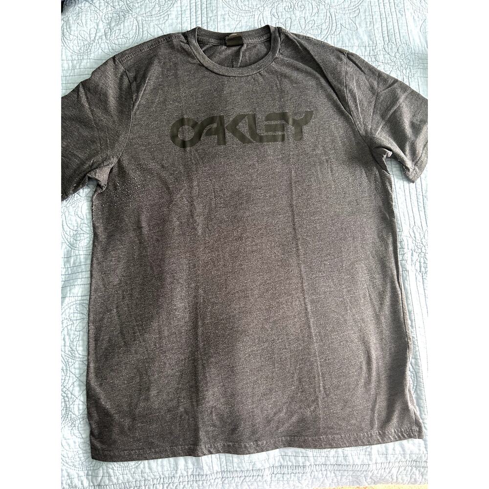 Men Oakley  Short Sleeve Tee Dark Gray Size Large Pre owned